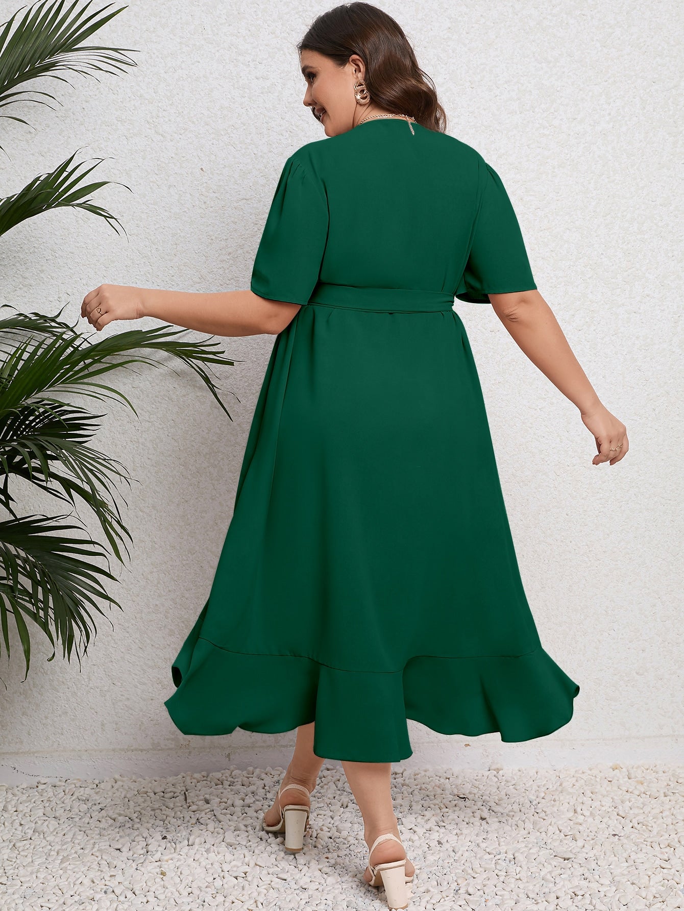 Vestido Plus Size Midi Envelope