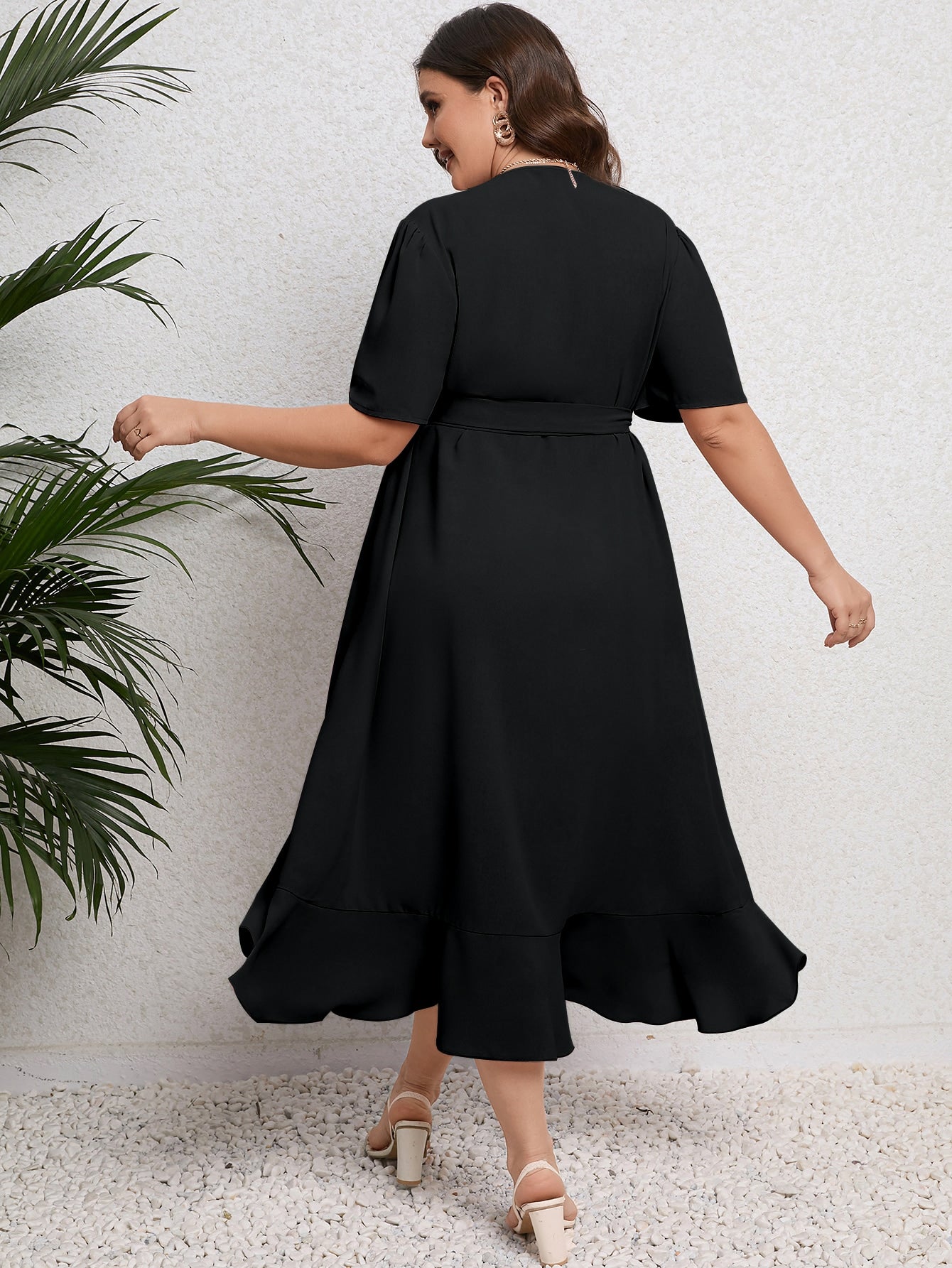 Vestido Plus Size Midi Envelope