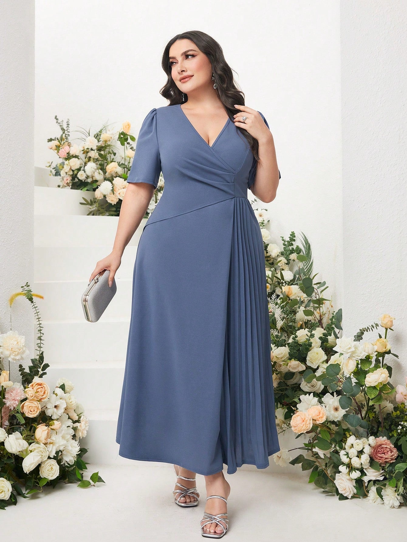 Vestido Social Plus Size Midi Feminino