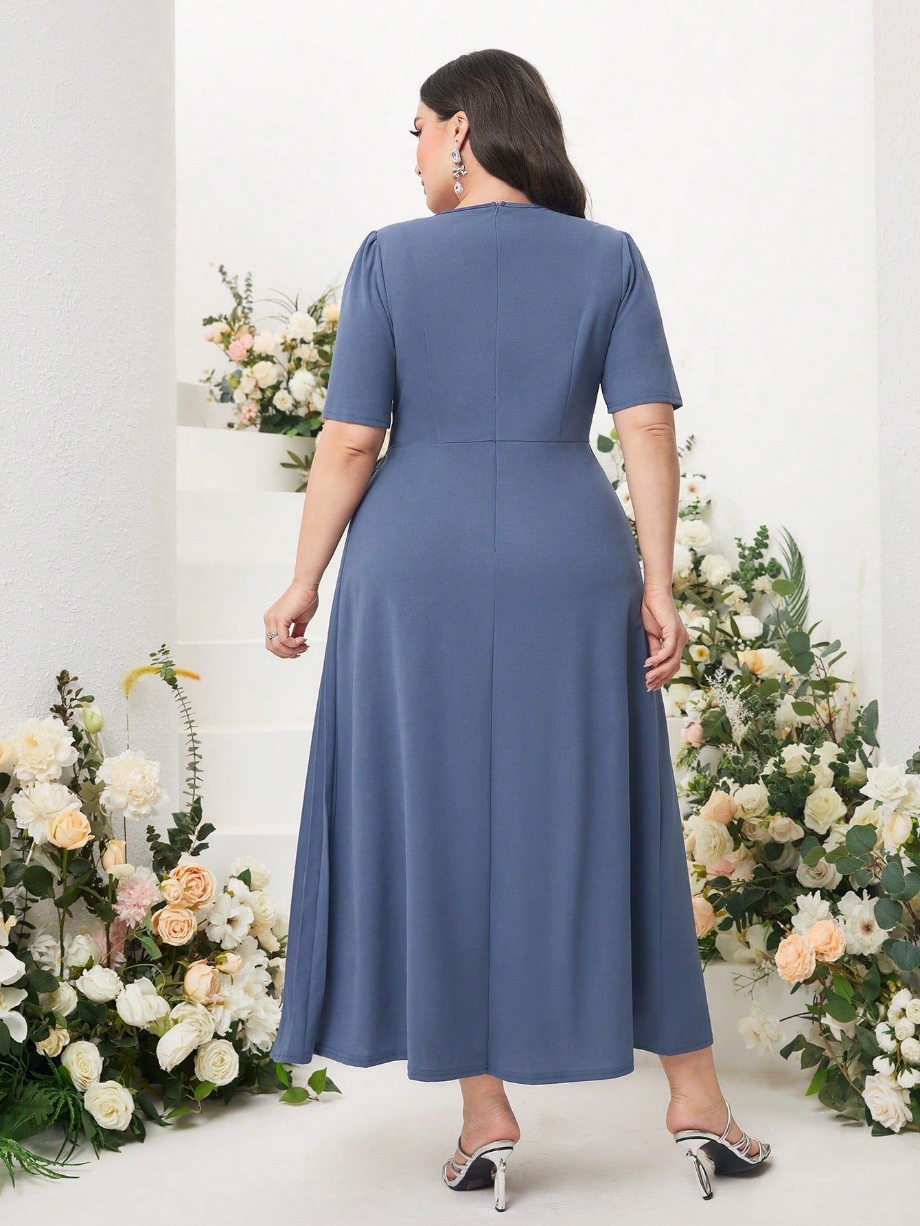 Vestido Social Plus Size Midi Feminino