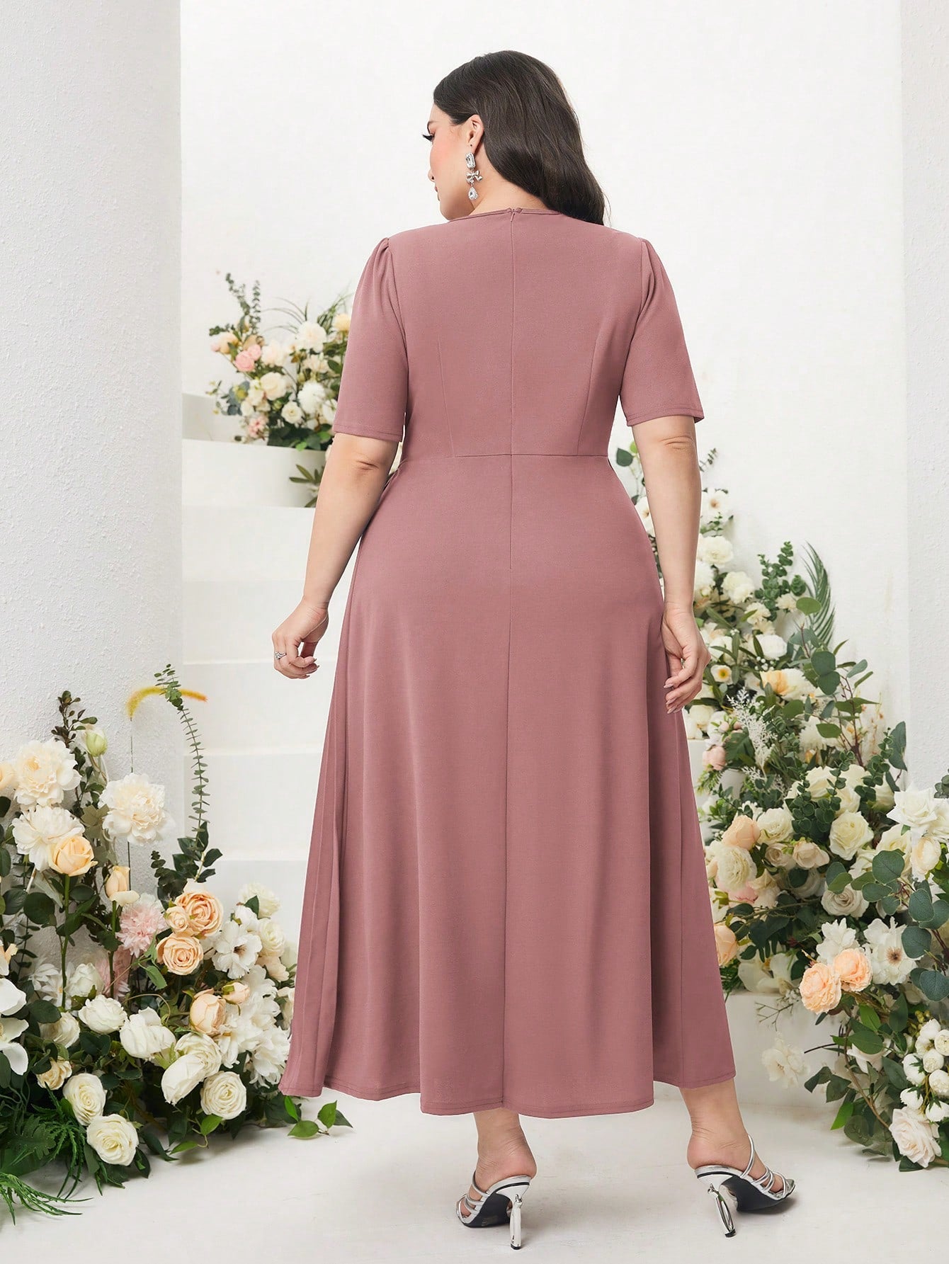 Vestido Social Plus Size Midi Feminino