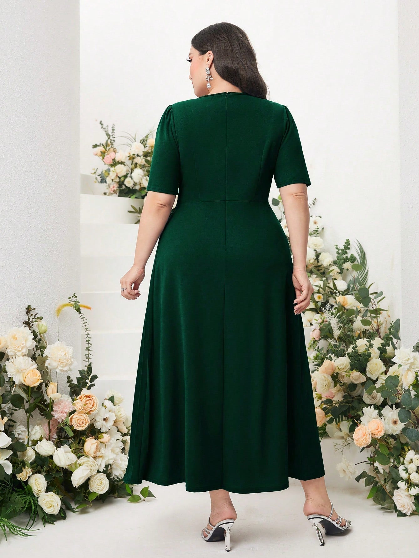 Vestido Social Plus Size Midi Feminino