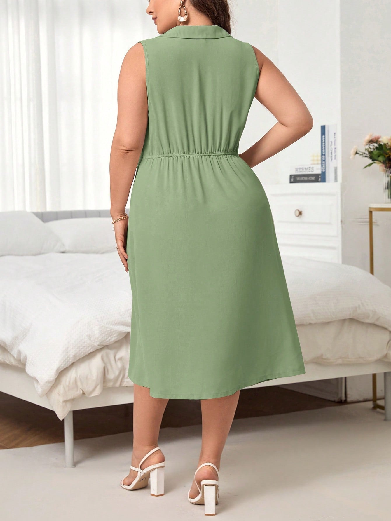 Vestido Midi Plus Size Feminino com Botão Lateral