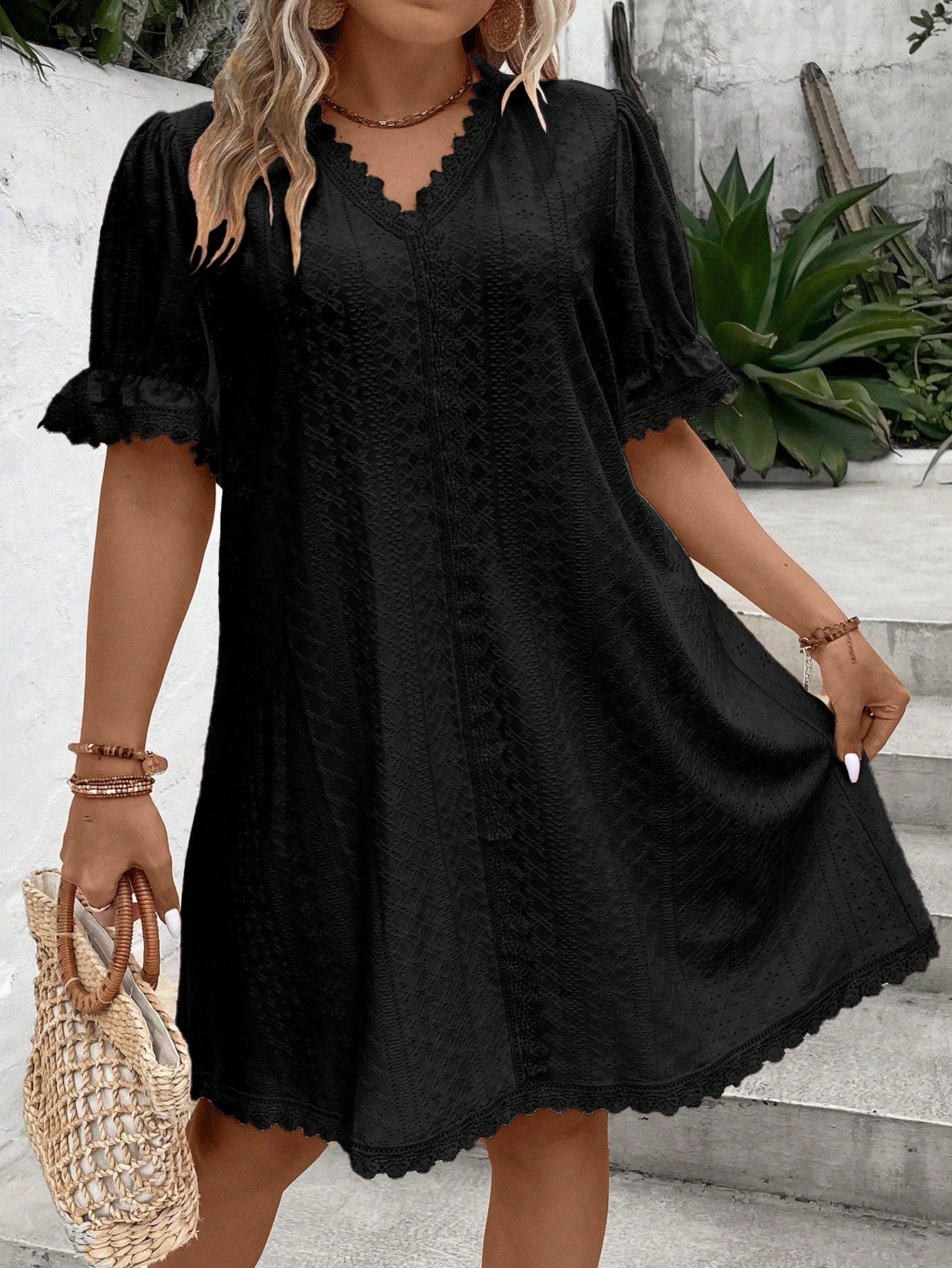 Vestido Curto Plus Size