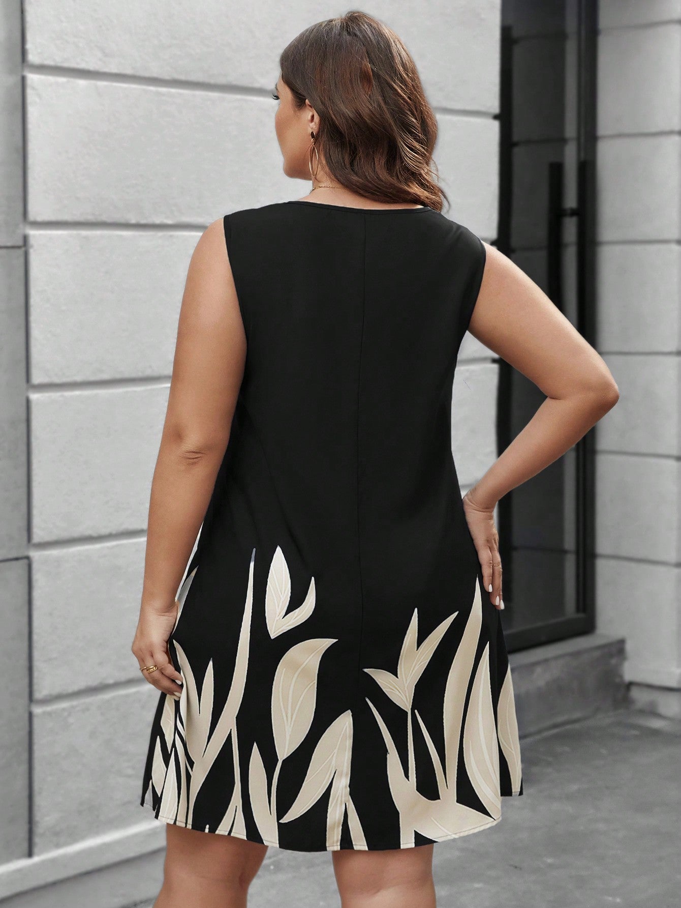 Vestido Plus Size Regata Feminino Curto