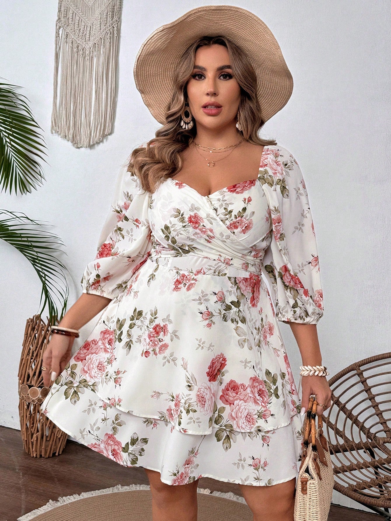 Vestido Curto Plus Size Manga Bufante