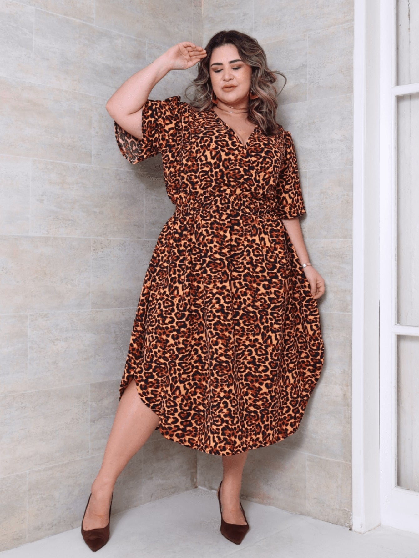 Vestido Midi Plus Size Transpassado