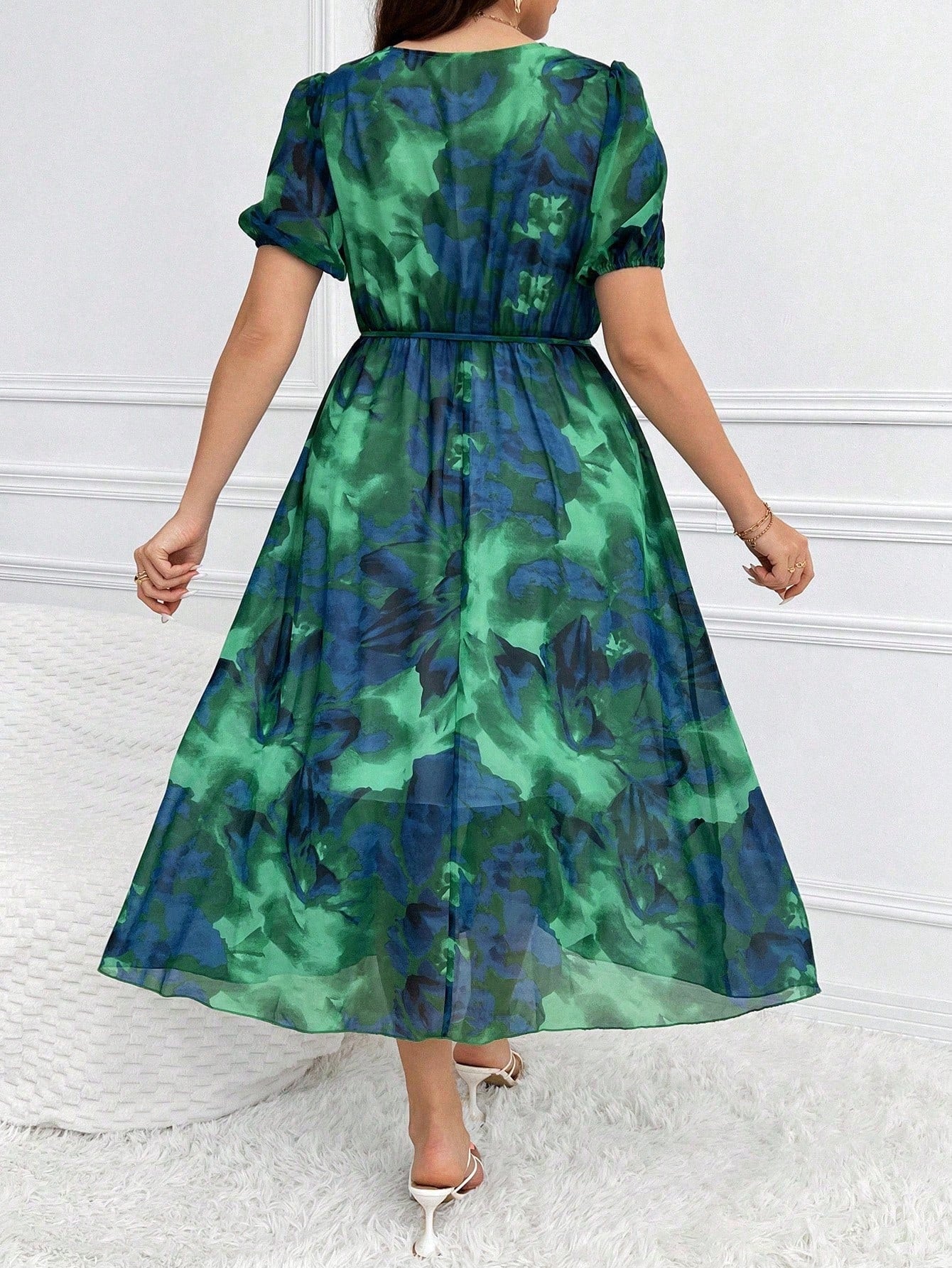 Vestido Midi Plus Size Soltinho