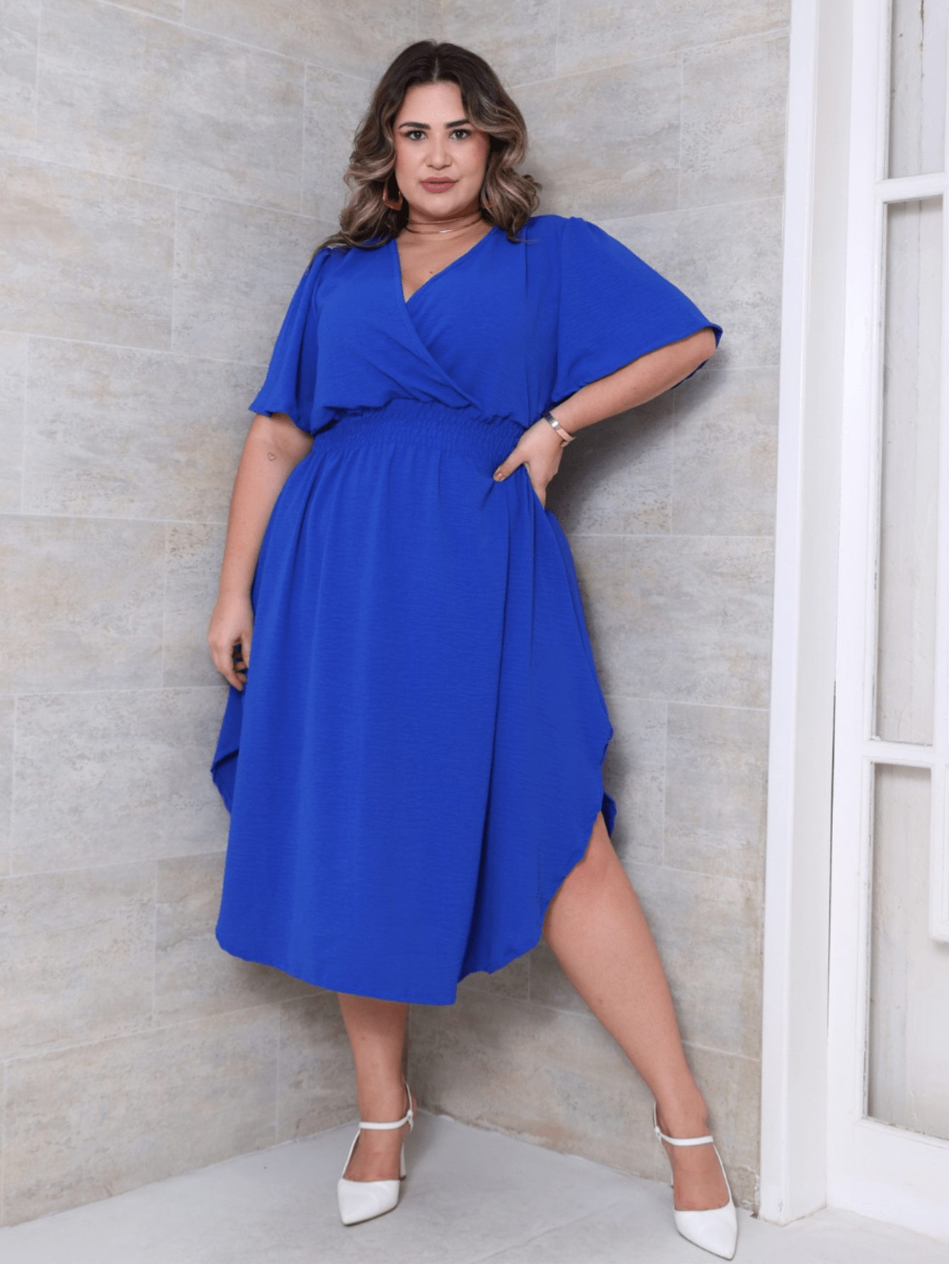 Vestido Midi Plus Size Transpassado