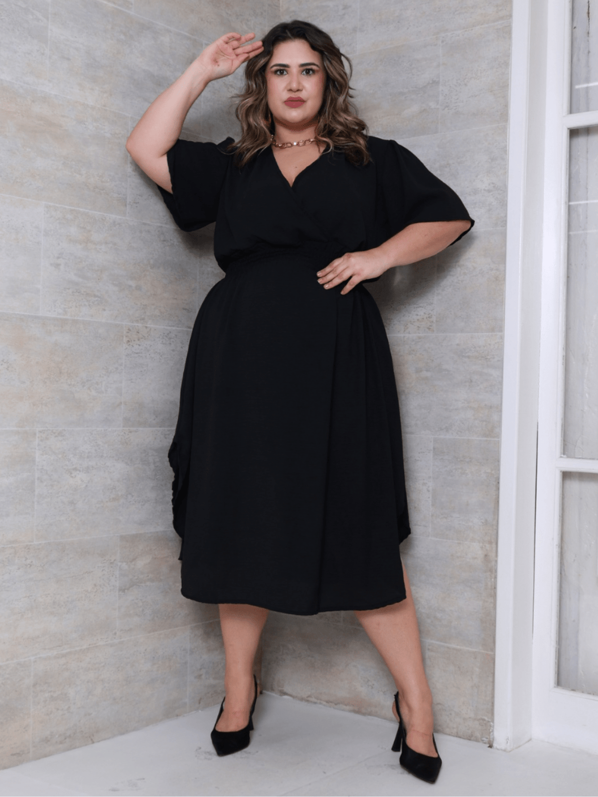 Vestido Midi Plus Size Transpassado