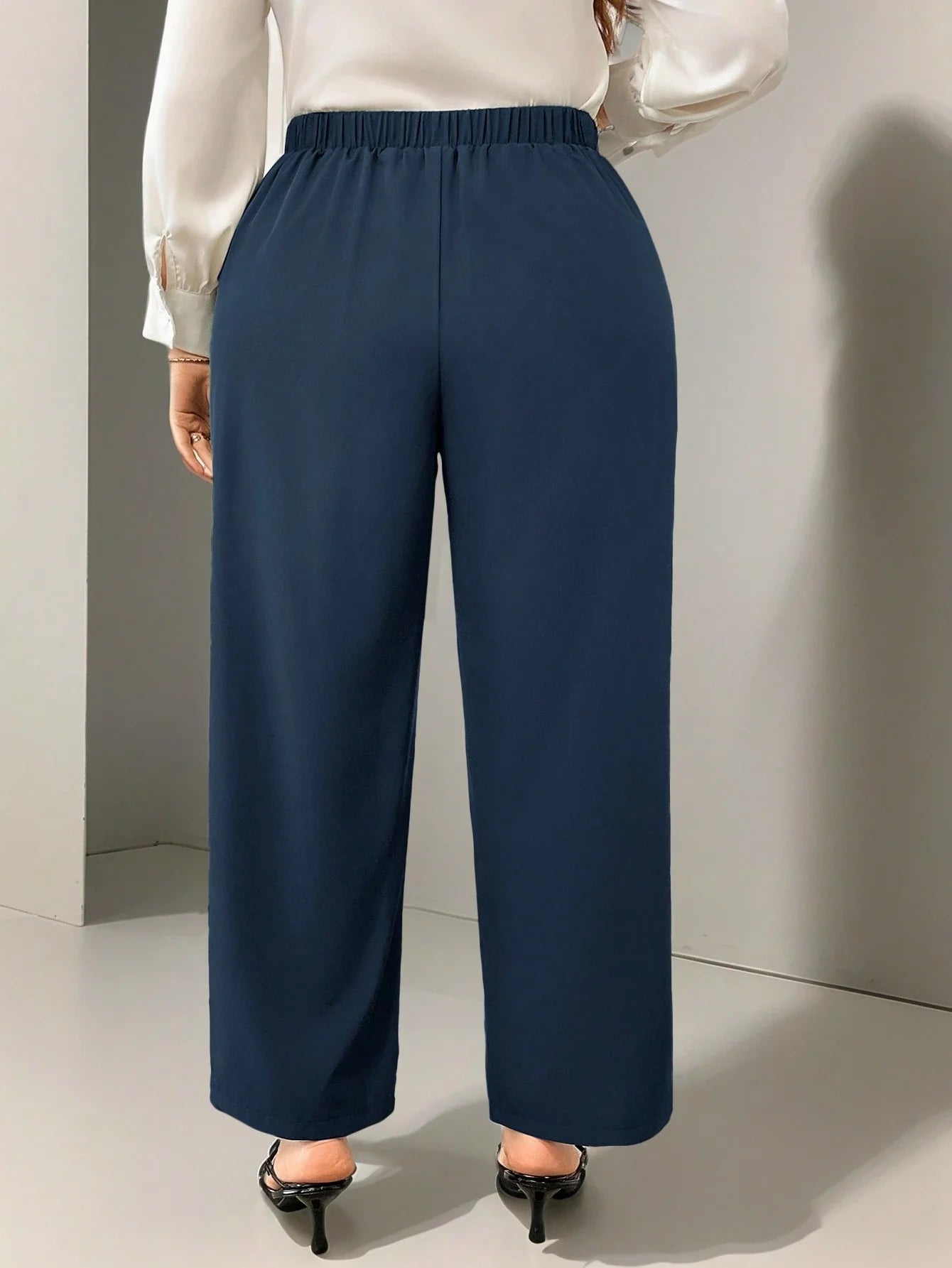 Calça Alfaiataria Feminina Plus Size