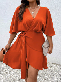 Vestido Curto Plus Size Manga Morcego