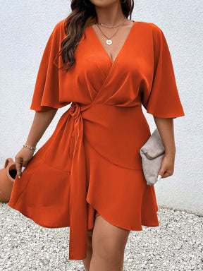 Vestido Curto Plus Size Manga Morcego