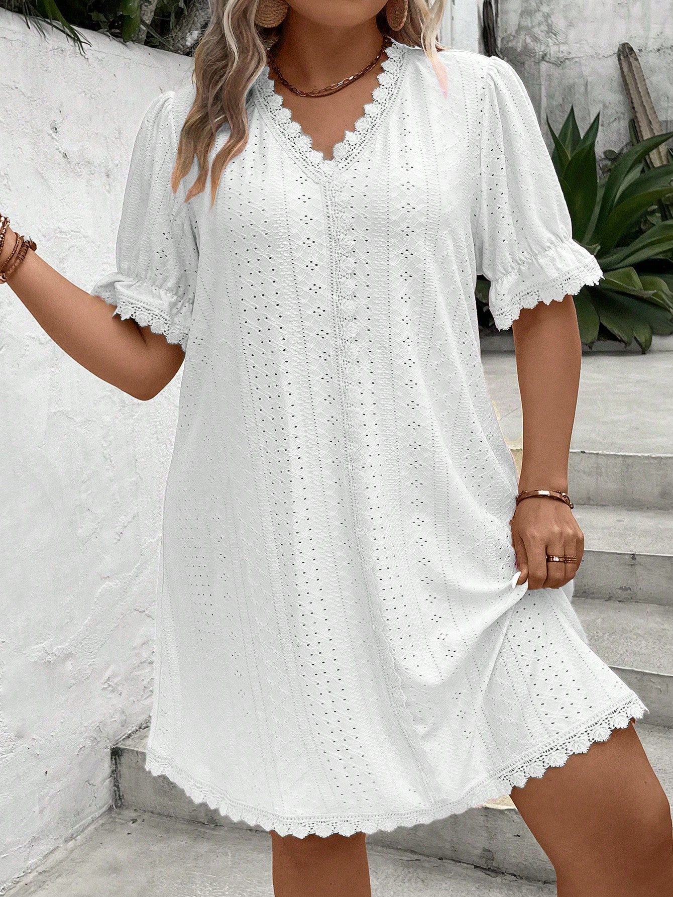 Vestido Curto Plus Size