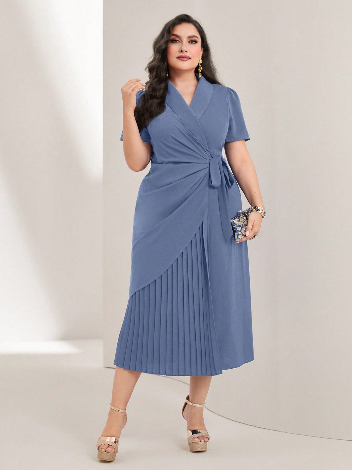 Vestido Midi Plus Size Elegante Plissado