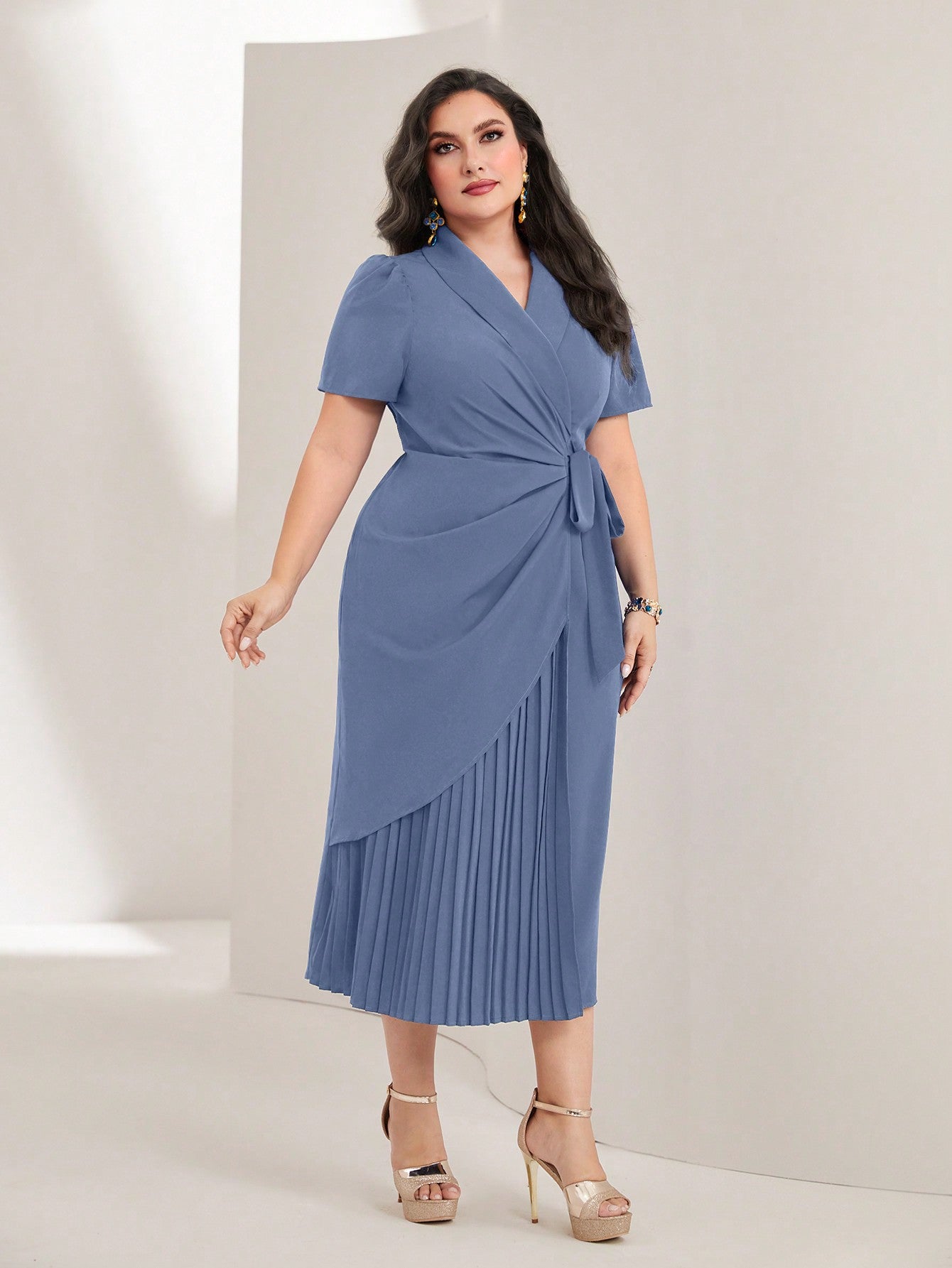 Vestido Midi Plus Size Elegante Plissado