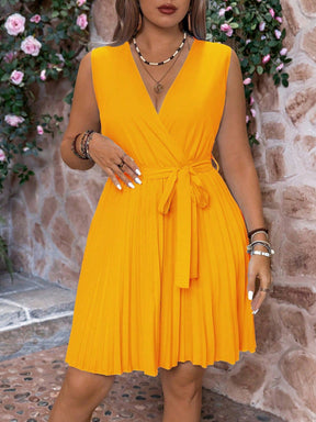 Vestido Curto Plus Size Regata com Laço