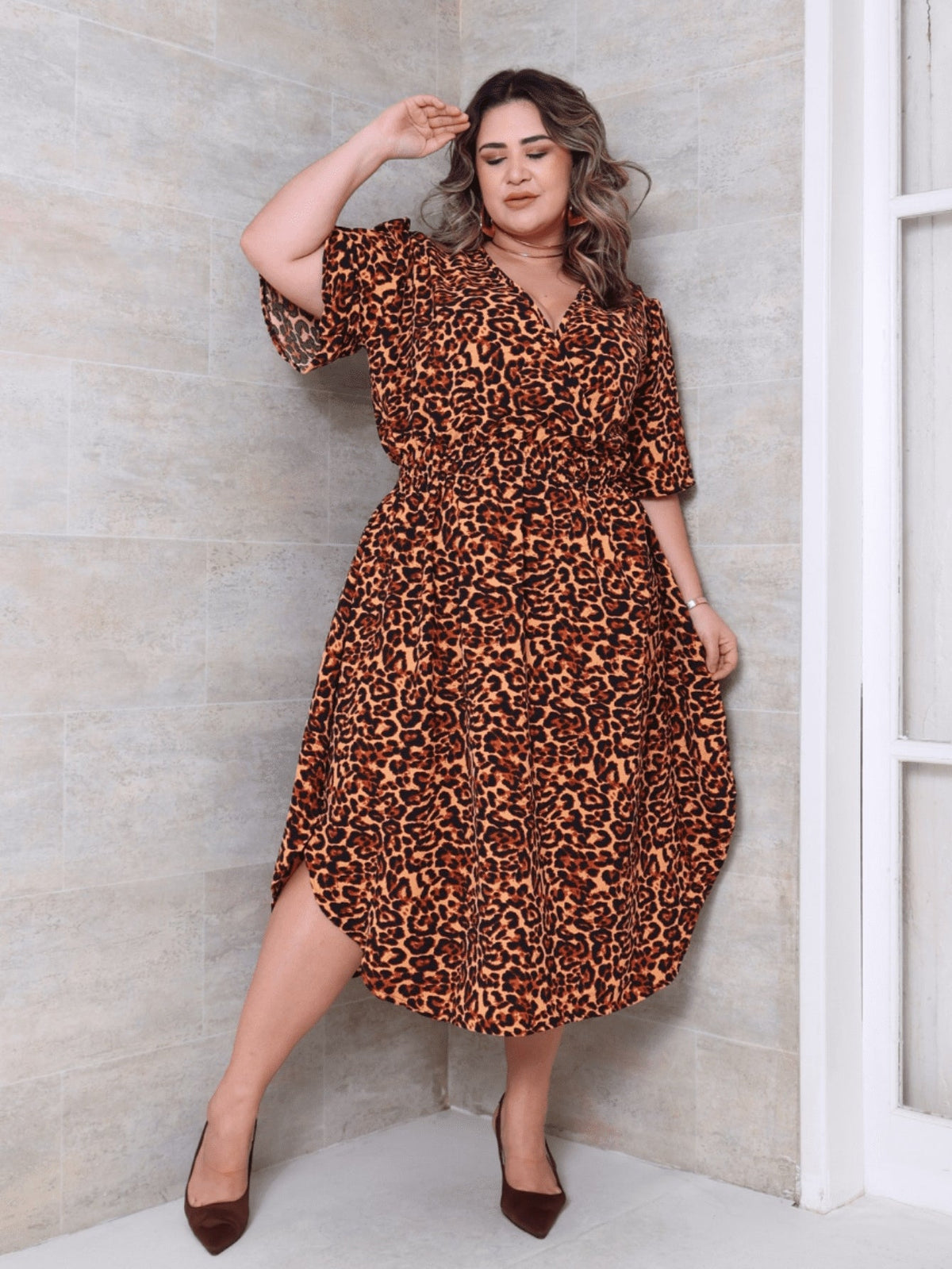Vestido Midi Plus Size Transpassado