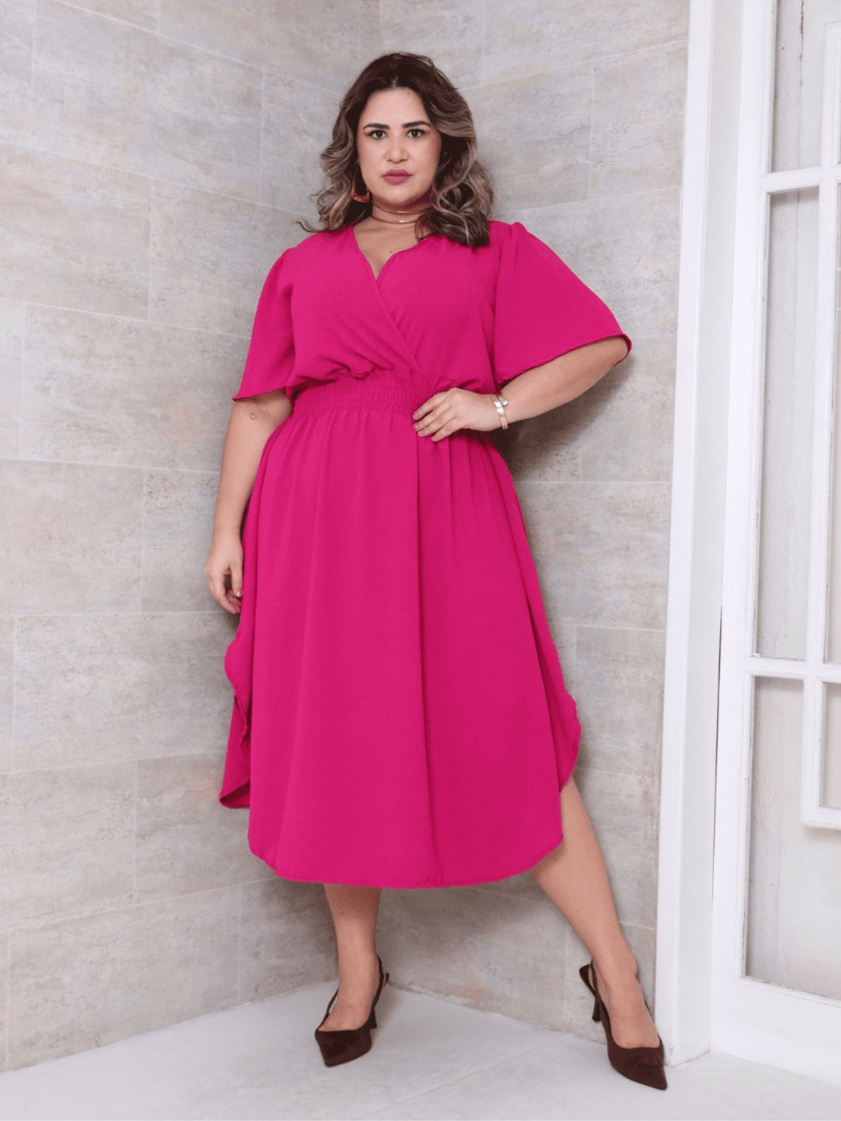 Vestido Midi Plus Size Transpassado