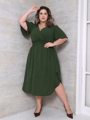Vestido Midi Plus Size Transpassado