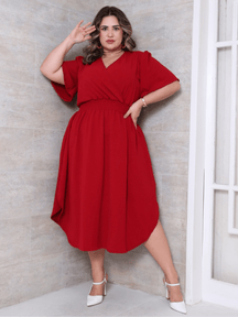 Vestido Midi Plus Size Transpassado