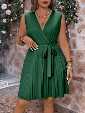 Vestido Curto Plus Size Regata com Laço